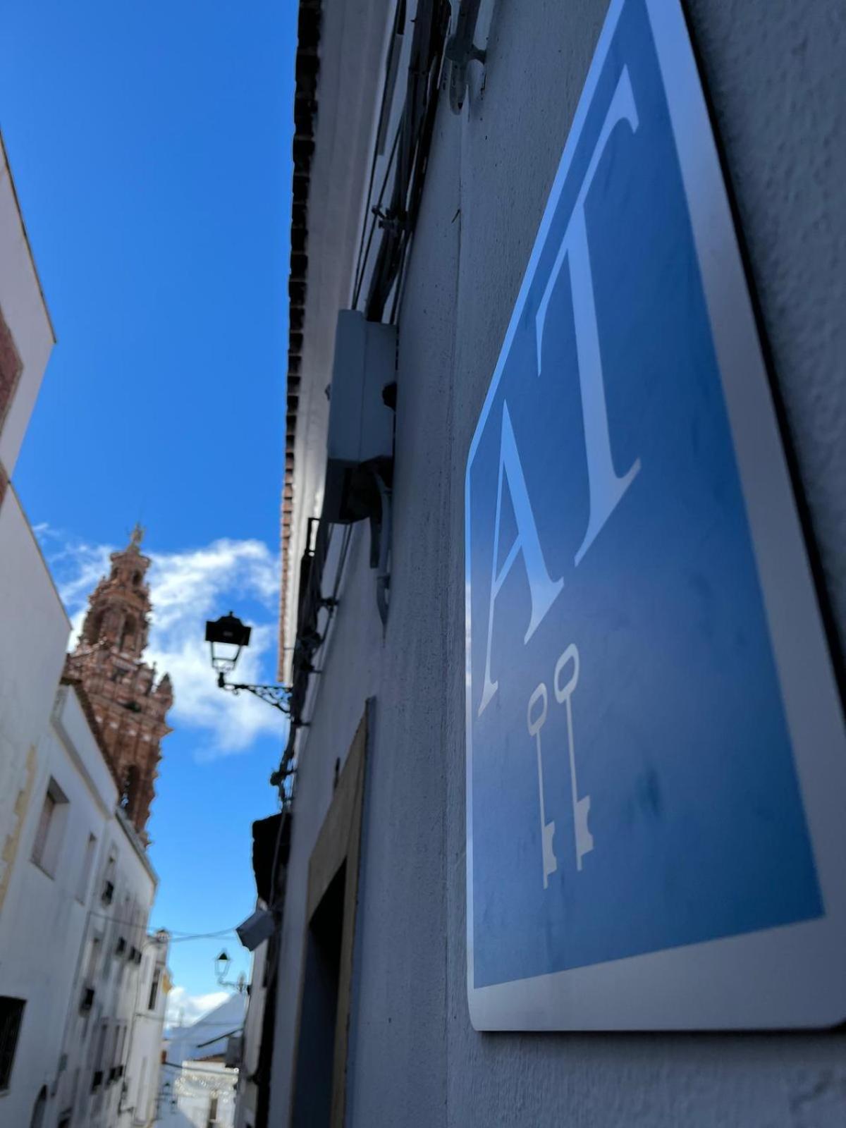 Apartamentos San Miguel Jerez De Los Caballeros Bagian luar foto